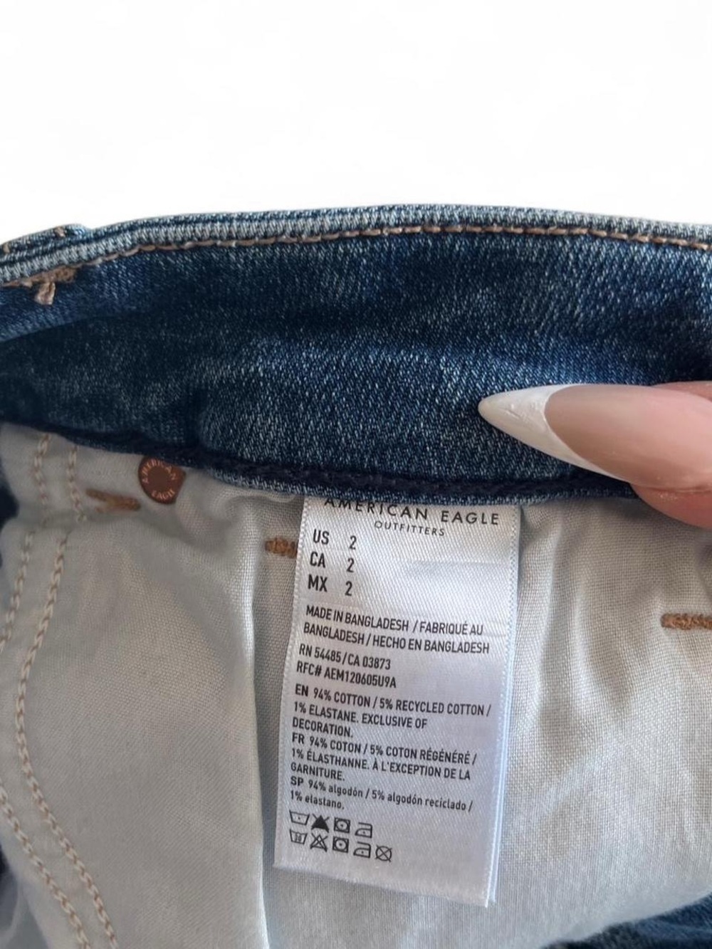 Size 2 American Eagle Curvy Mom Shorts - Picture 6 of 7